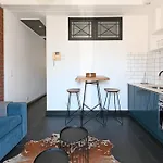 Stylish City Gem Apartment In Green Market Square