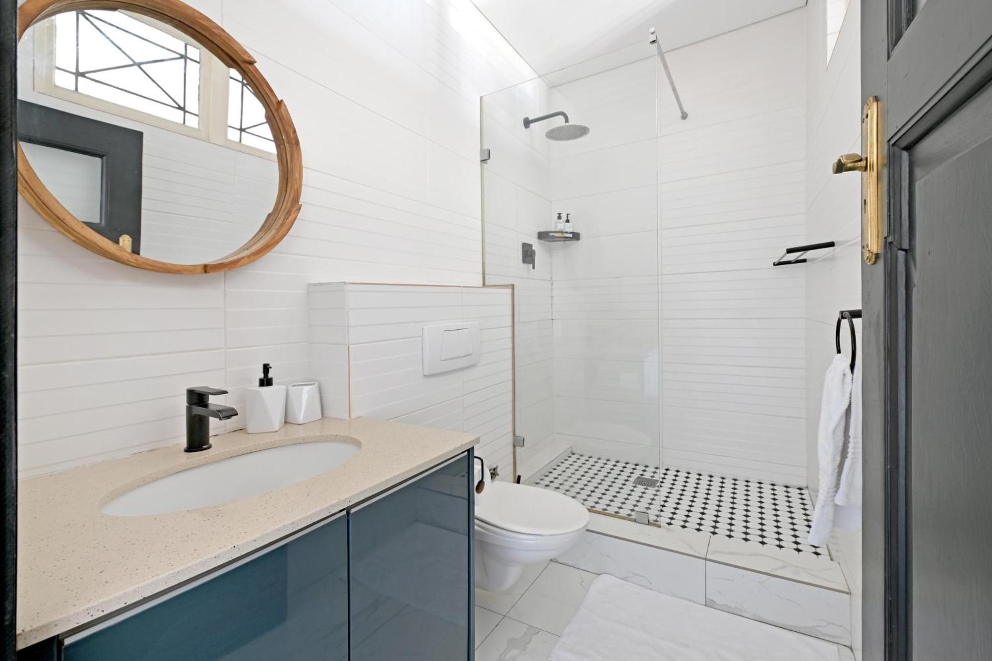 Stylish Gem In Market Square Apartment Cape Town