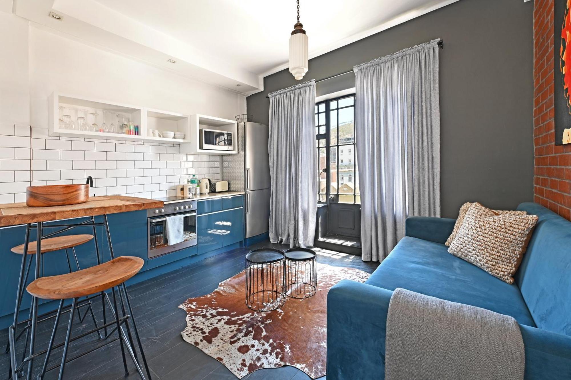 Stylish Gem In Market Square *