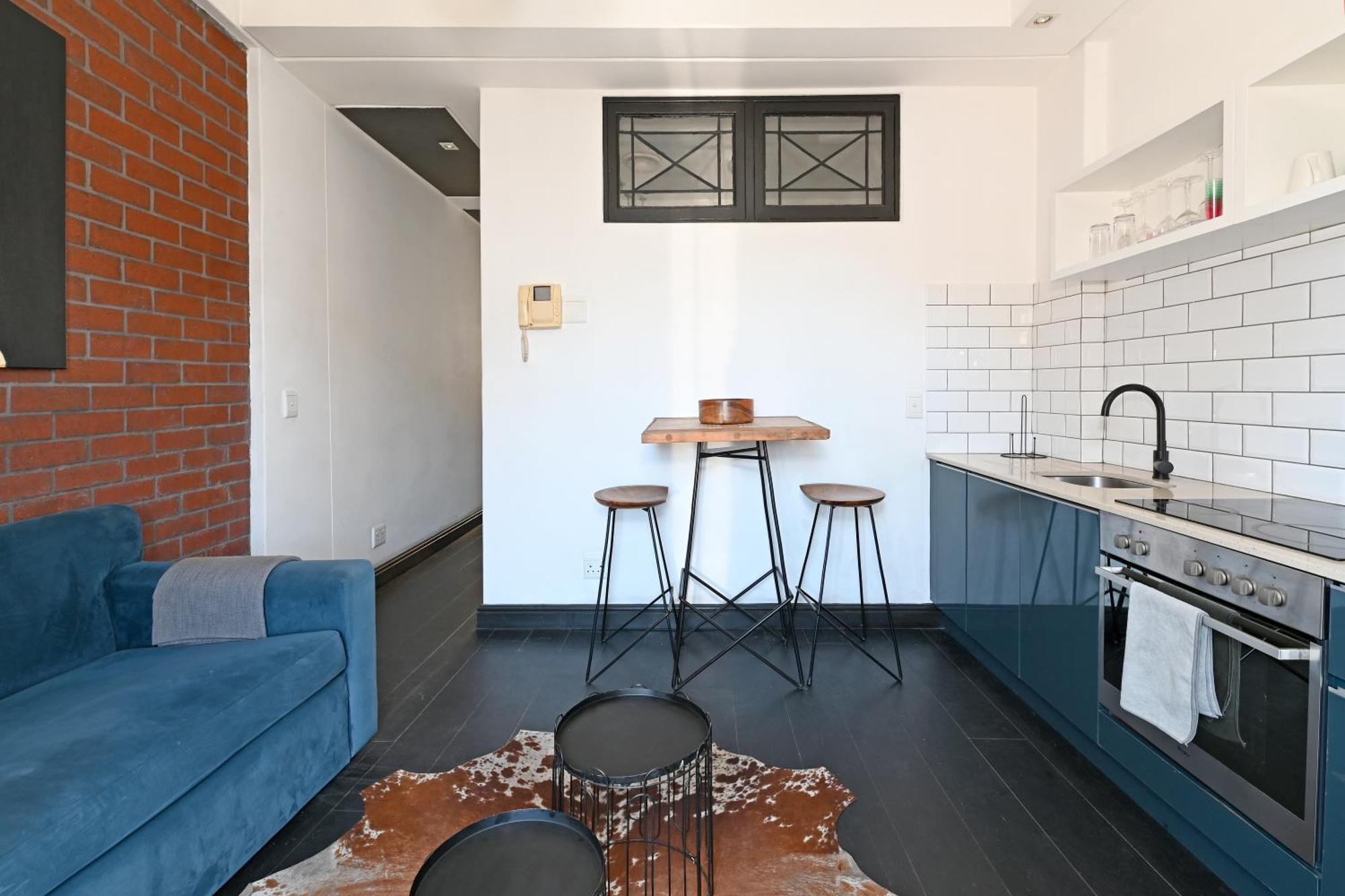 Stylish Gem In Market Square * Cape Town